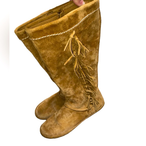 Ugg Australia Mammoth Suede Fringe Boots, US 8.5 women EUC - Picture 7 of 11